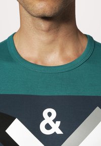 Jack & Jones T-shirt med print - turquoise