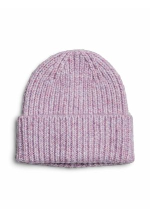 Strikbeanie i lys lavendel med ribbet tekstur og foldet kant. Fremstillet af blødt garn, har den et subtilt flerfarvet mønster.