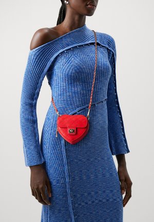 Call it Spring, Sac bandoulière - red