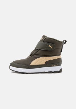 Puma EVOLVE LITE UNISEX - Зимни ботуши - dark olive/pebble path/white