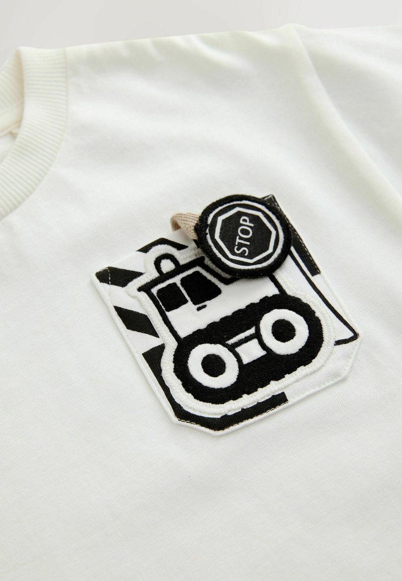 Lot De 3 T-shirts Manches Longues à Motif Appliqué - Marque NEXT - Coupe Classique