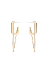 Orecchini a forma di cerchio geometrici in oro con un accento a catena, caratterizzati da una combinazione di finiture lucide e opache, che offrono un design moderno e strutturato.