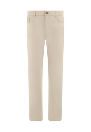 Pantalones beiges de pierna recta con trabillas para cinturón, bolsillos delanteros y cierre de botón en la cintura.