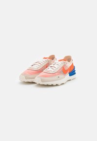 Nike Sportswear W NIKE WAFFLE ONE - Sapatilhas - pearl white/rush orange/madder root/game royal/sail