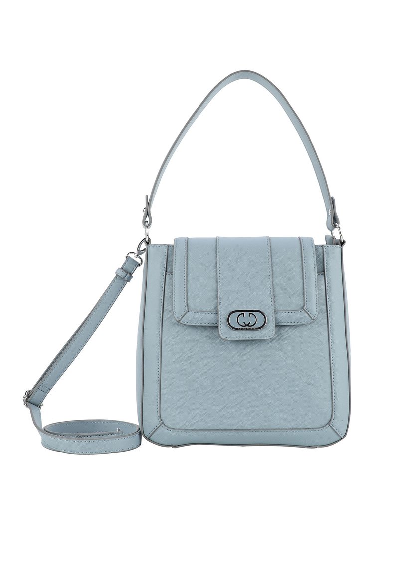 Ljusblå syntetisk handväska med klaffstängning, framklämma och avtagbar rem; har texturerat material och strukturerad design.