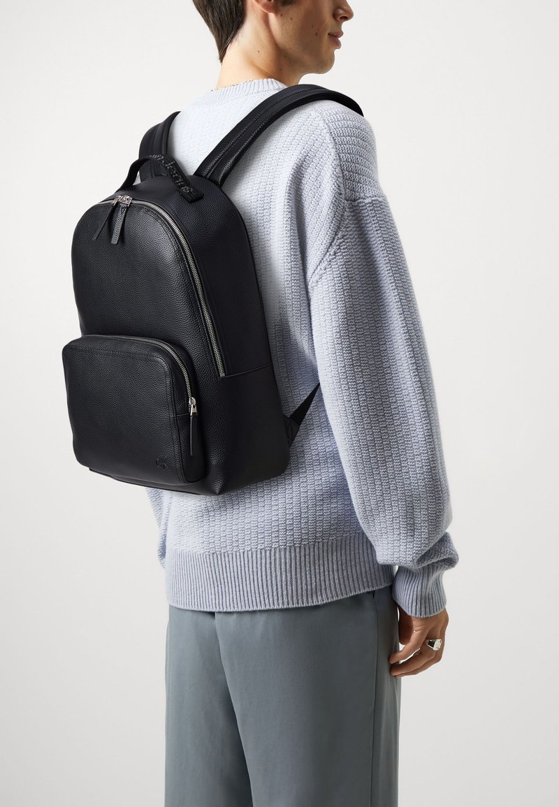 Calvin Klein Jeans ULTRALIGHT CAMPUS UNISEX - Rugzak - black