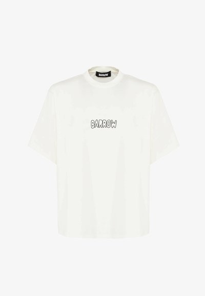 T-shirt bianca a maniche corte in cotone, con colletto arrotondato e la parola "BARROW" stampata in un carattere nero bold sul petto.