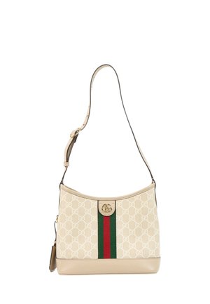 Beige Gucci skuldertaske med signatur GG-mønster, grøn og rød lodret stribe, gyldent dobbelt G-logo og justerbar læderrem.