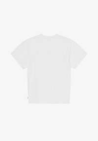 Απλό λευκό κοντομάνικο t-shirt με στρογγυλή λαιμόκοψη, εμφανιζόμενο από πίσω σε λευκό φόντο.