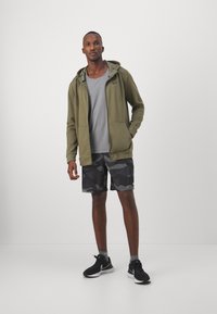 Nike Performance Felpa con zip - medium olive/black
