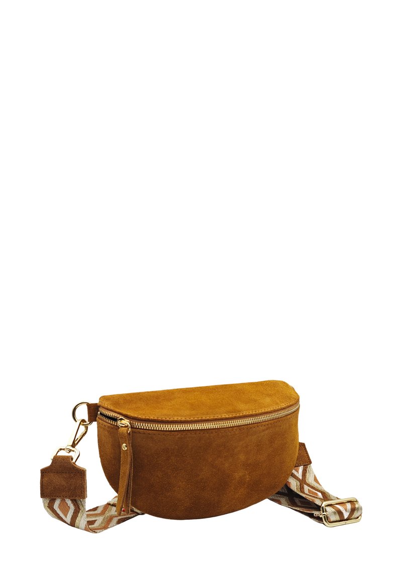 Sac bandoulière en daim marron avec une fermeture éclair dorée, doté d'une sangle en tissu à motifs géométriques crème, orange et marron.