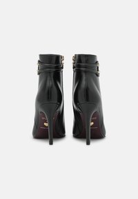 Tamaris Heart & Sole Kotníková obuv na vysokém podpatku - black