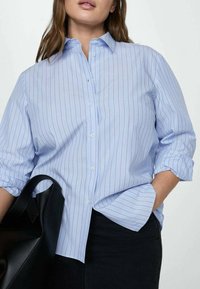 Mango Skjortebluser - light blue