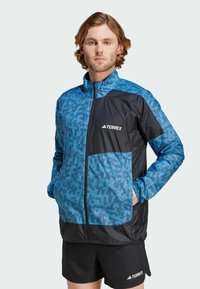 Adidas Terrex TRAIL - Cortaviento - pulse blue   black