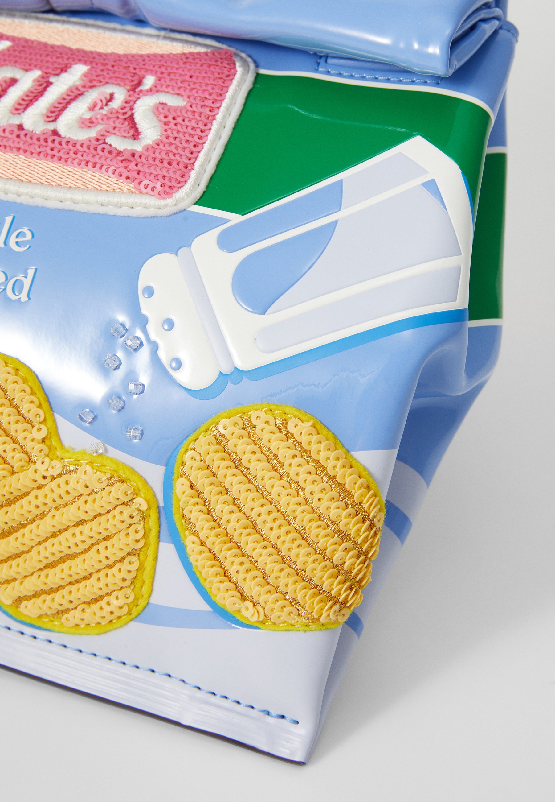 kate spade new york SNACK TIME PATENT - Cross body bag kate spade new york SNACK TIME PATENT - Cross body bag