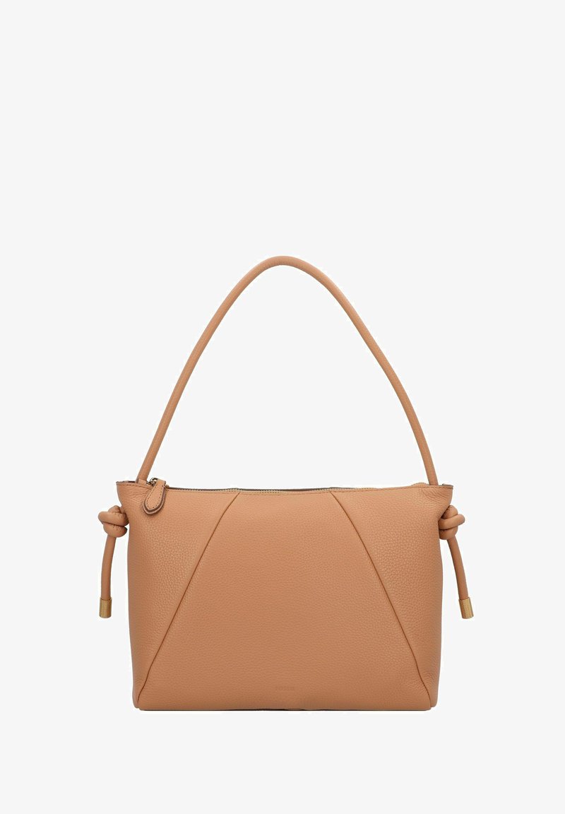 Tasche aus tanfarbenem Leder mit strukturierter Form, versehen mit einem Knotendetail am Riemen und einem Reißverschlussverschluss oben. Mit strukturierter Außenseite.