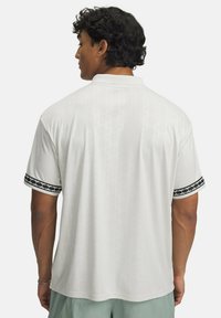 Under Armour 96 TERRACE - Polosärk - summit white
