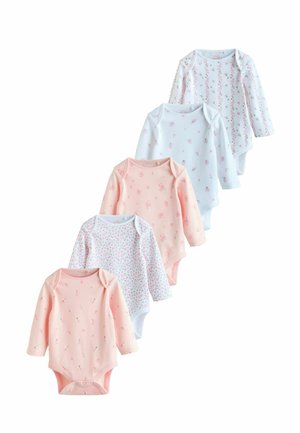 Sada pěti kojeneckých body s dlouhým rukávem v pastelových barvách – růžová a světle modrá – s květinovými vzory a zapínáním na patentky dole.