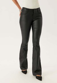 LOW - Broek - black