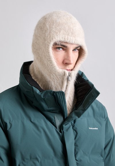 Holzweiler BALL FLUFFY BALACLAVA UNISEX - Mütze - sand