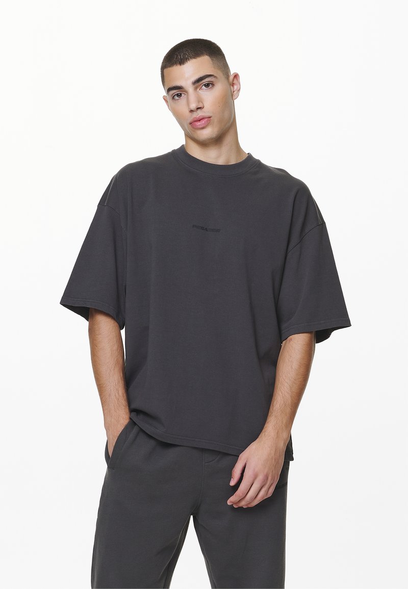 Pegador LOGO BOXY TEE - Basic póló - washed volcano grey