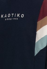 Kaotiko CREW SEATTLE UNISEX - Mikina - navy/dark burgundy/ivory