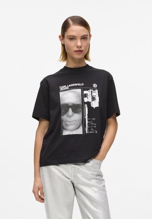 - T-shirt z nadrukiem