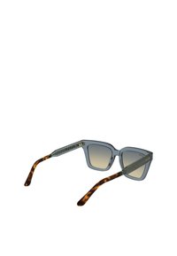 Szare prostokątne okulary przeciwsłoneczne z gradientowymi soczewkami. Oprawki w wzór żółwia, z subtelnym geometrycznym wzorem na ramce.