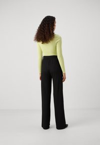 ONLY Tall ONLHILLERY - Hlače - black