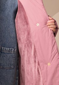 Next REGULAR FIT - SHOWER RESISTANT DUVET - Zimný kabát - pink