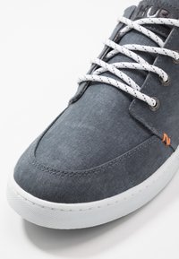 HUB Sneaker low - navy/white