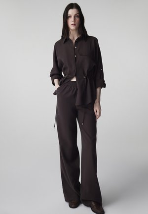 WIDE LEG FIT  - Stoffhose - brown