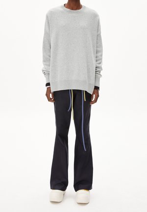 Svetr - mottled light grey