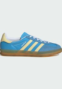 adidas Originals GAZELLE INDOOR - Sapatilhas - semi blue burst   almost yellow   cloud white