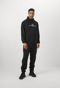 Under Armour UNSTOPPABLE  - Hættetrøje - black/white