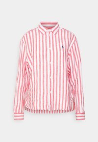 Camisa de lino de botones de manga larga a rayas rojas y blancas, con cuello y un pequeño logo en el lado izquierdo del pecho.