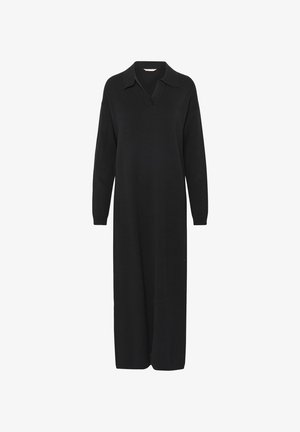 Langes, schwarzes Strickkleid mit langen Ärmeln und Kragen, mit V-Ausschnitt und geradem Saum.