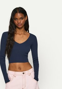 Bershka V-NECK - SWEATER  - Jumper - dark blue