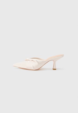 TYLA TWISTED - Heeled mules - cream