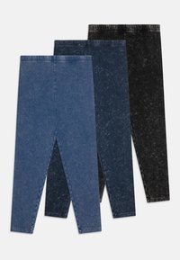 Trys leggingų poros skirtingomis atspalviais: šviesiai mėlyna, tamsiai mėlyna ir juoda. Kiekviena pora turi siaurėjantį dizainą ir elastinę liemenėlę.