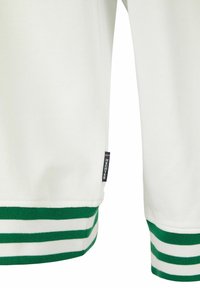 Witte sweatshirt met groen en witte gestreepte manchetten. Voorzien van een label met de tekst "HECHTER." Zacht materiaal met een klassiek ontwerp en een aangesloten pasvorm.