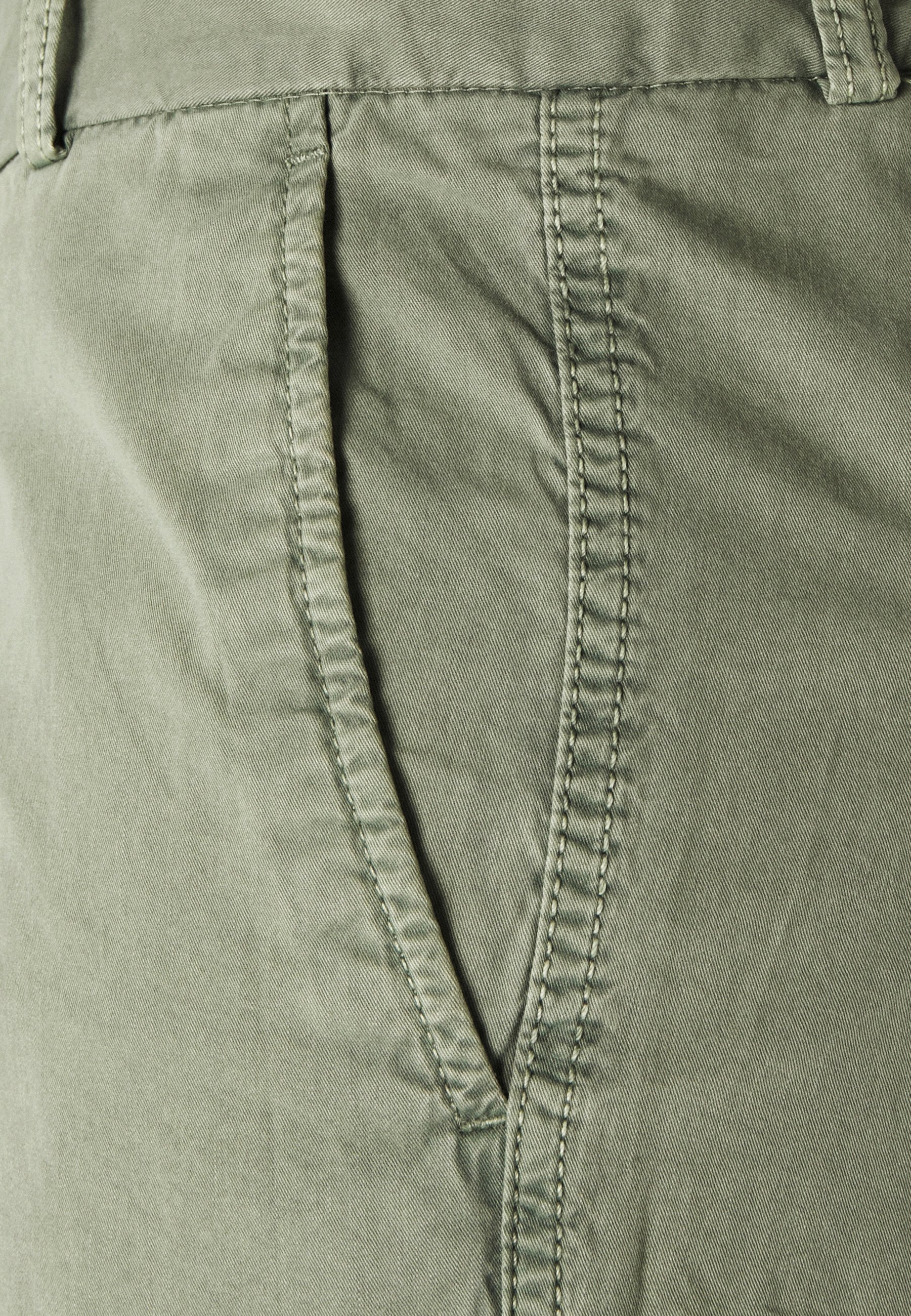 Femme Chino Femme Chino