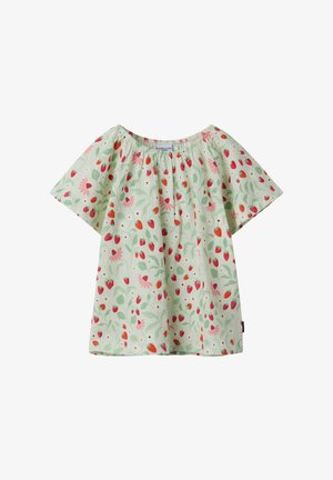 Børne kortærmet bluse med elastisk halsudskæring, med en lys baggrund og et mønster af røde jordbær, lyserøde blomster og grønne blade.
