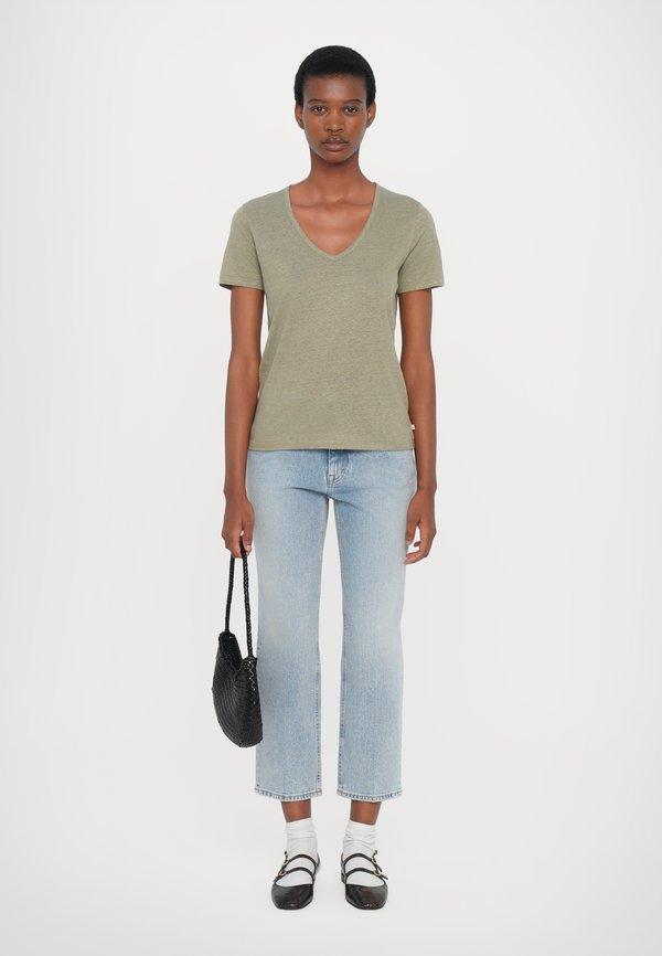 V NECK - Basic T-shirt - olive3