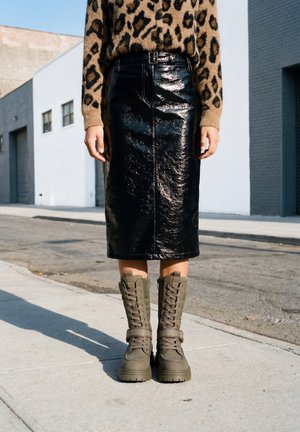 Buffalo, LENNOX COM HI - Bottes à plateau - khaki