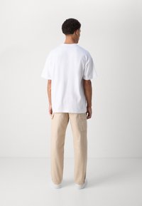 Barbour International FORMULA - T-shirt estampada - white