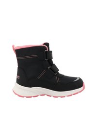 Bota de invierno negra con detalles en rosa, que presenta dos correas de Velcro, forro de piel sintética y una suela de goma texturizada con relieve para mayor tracción.