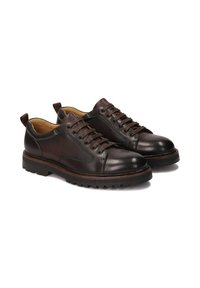 Pantofi din piele maro cu laturi texturate, vârfuri rotunde și design cu șireturi. Dispun de o talpă din cauciuc cu tracțiune. Include taburi pentru a fi ușor de încălțat.