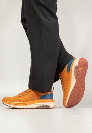 Giesswein, UNISEX - Walking trainers - muskat