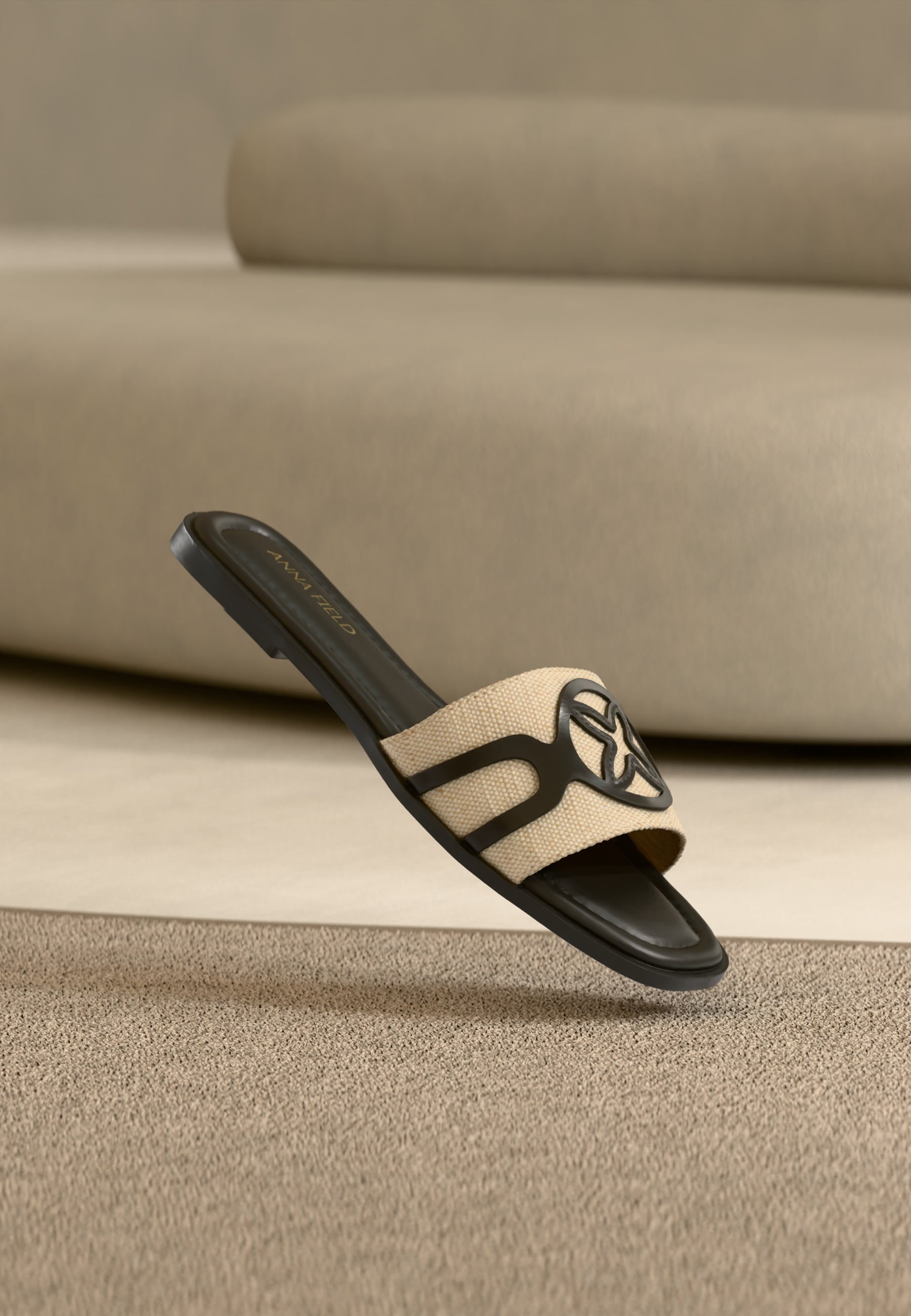 Low heel pumps